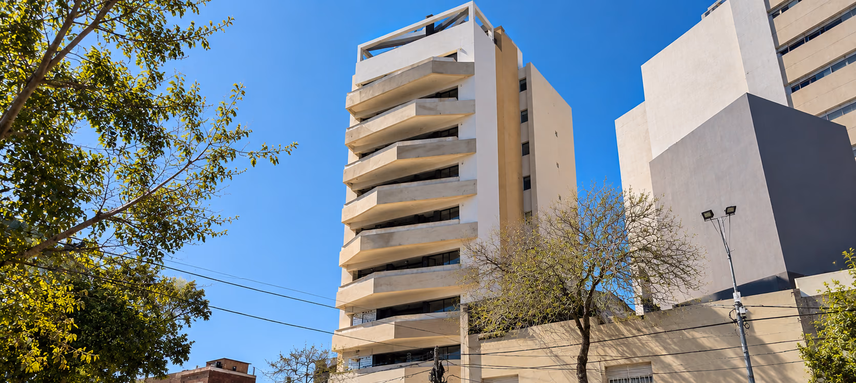 Edificio en construcción con instalaciones de Sarale en CABA